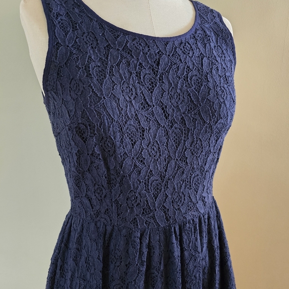 Navy Lace Dress - Picture 4 of 5